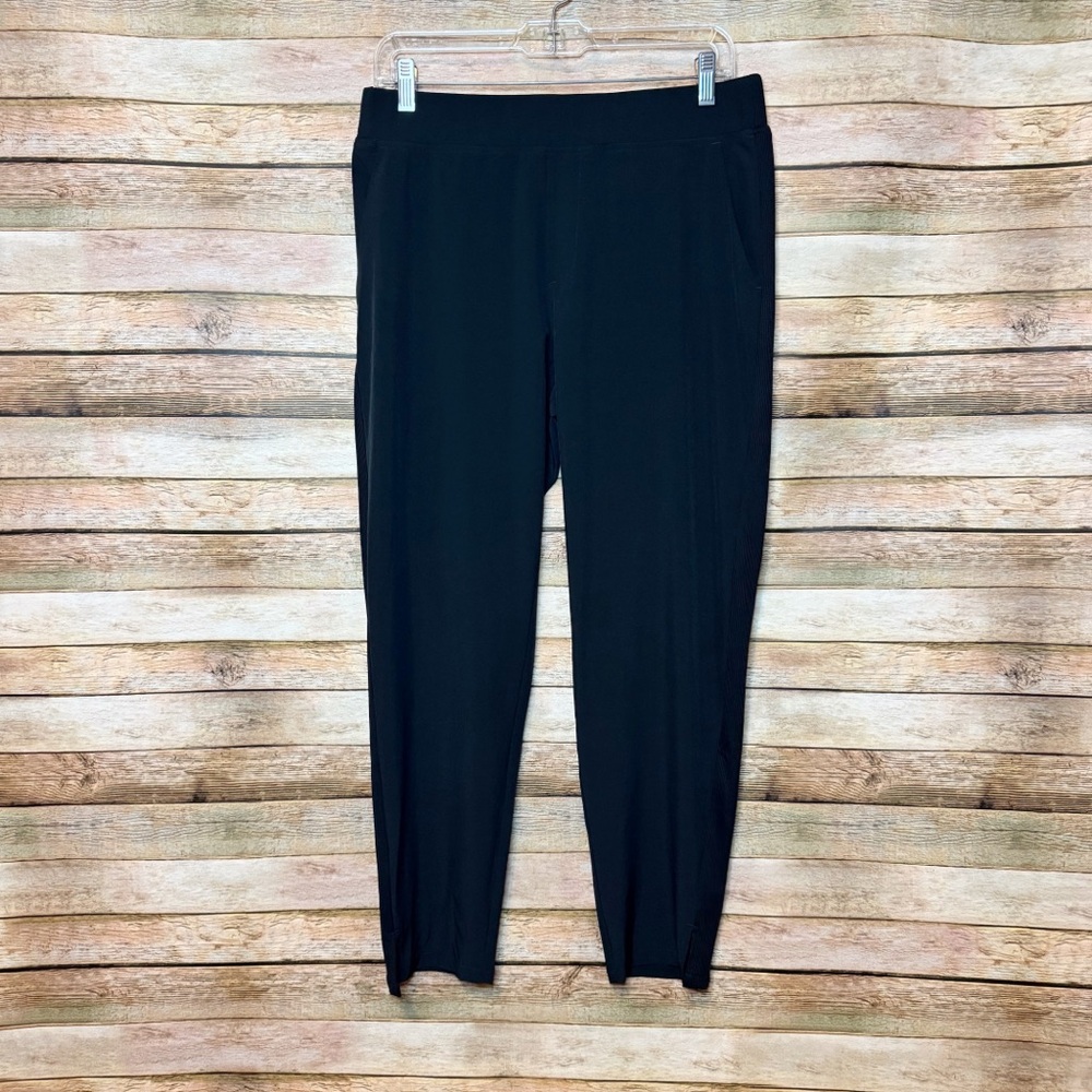 Quince Women's Black Performance Tech Ankle Pull On Pants Size Medium